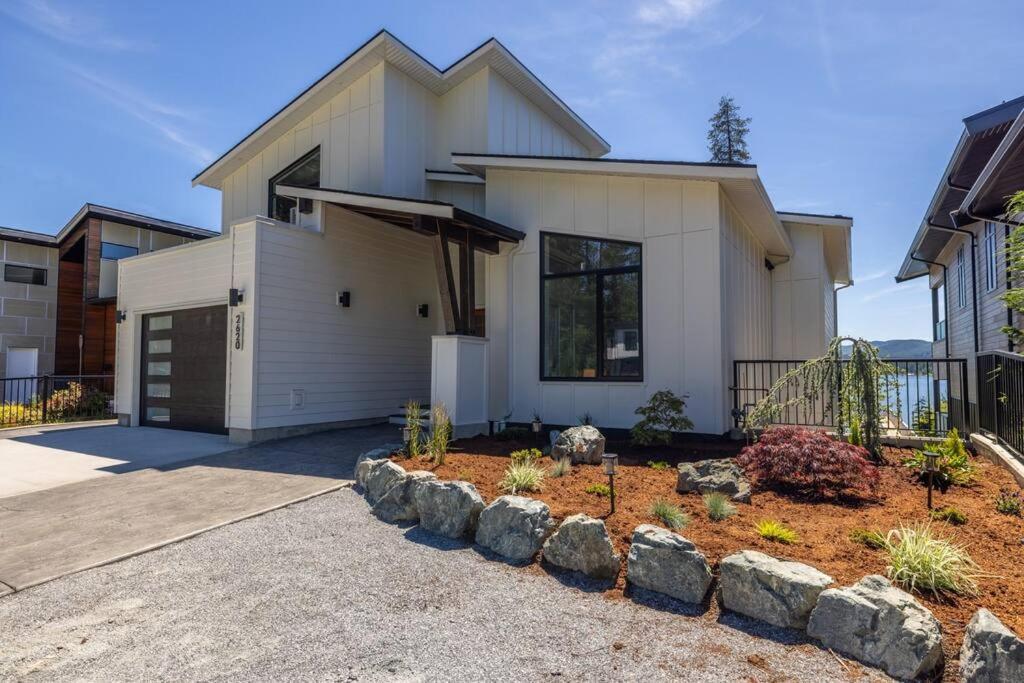 Kelly'S Sunset Lake Retreat Shawnigan Lake Exterior photo