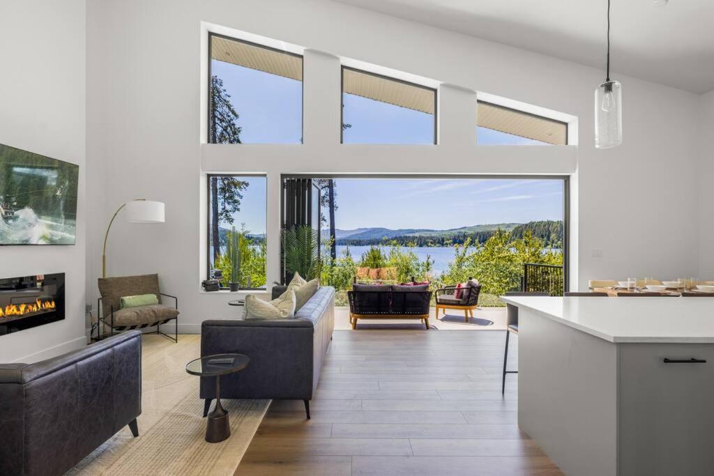 Kelly'S Sunset Lake Retreat Shawnigan Lake Exterior photo