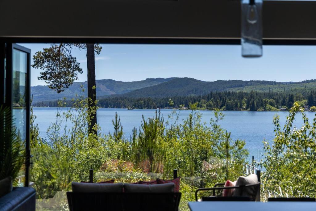 Kelly'S Sunset Lake Retreat Shawnigan Lake Exterior photo