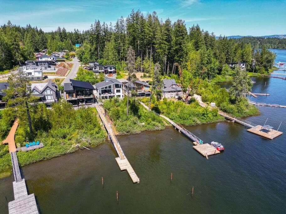 Kelly'S Sunset Lake Retreat Shawnigan Lake Exterior photo