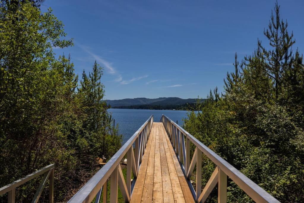 Kelly'S Sunset Lake Retreat Shawnigan Lake Exterior photo
