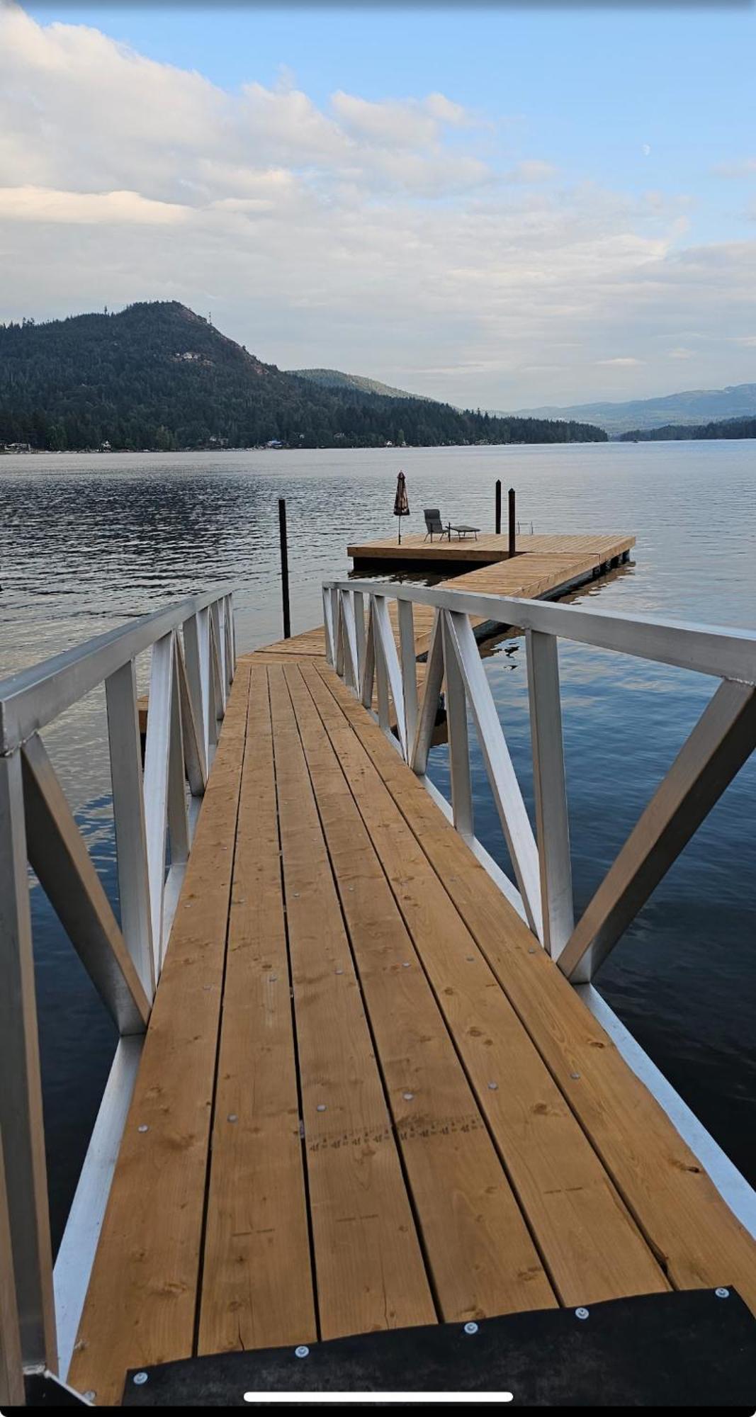Kelly'S Sunset Lake Retreat Shawnigan Lake Exterior photo