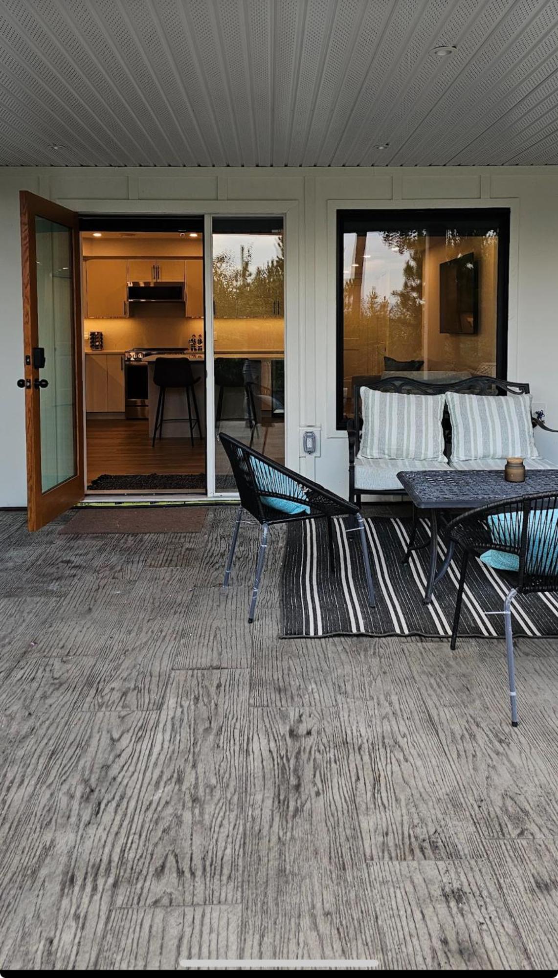 Kelly'S Sunset Lake Retreat Shawnigan Lake Exterior photo
